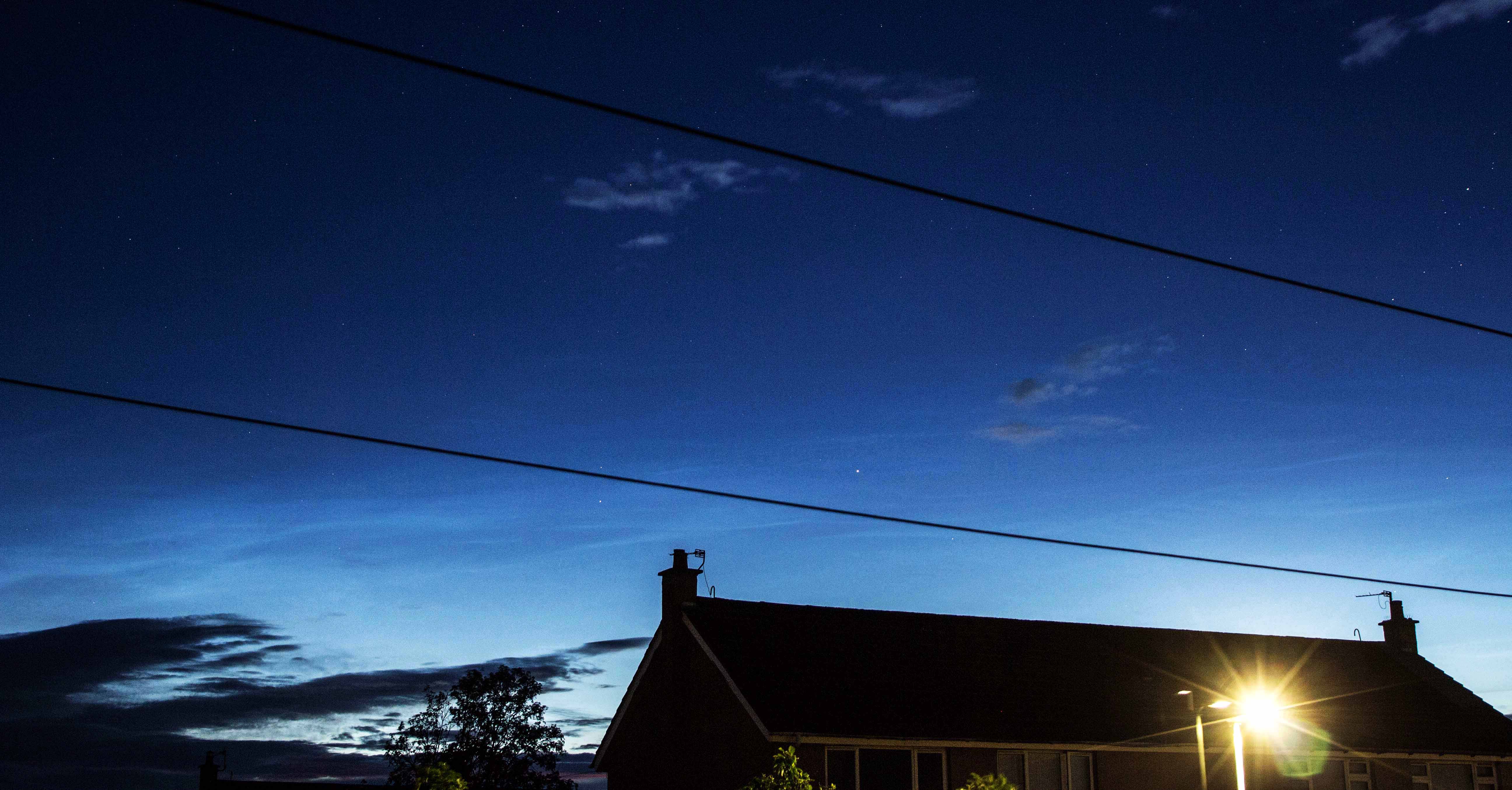 First sighting of NLC by Ken Kennedy. 0048 UT 4th June